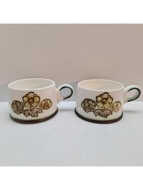 Wedgwood Lot Of 2 Primrose Floral Vintage Mugs/Cups 8 Oz Made In England